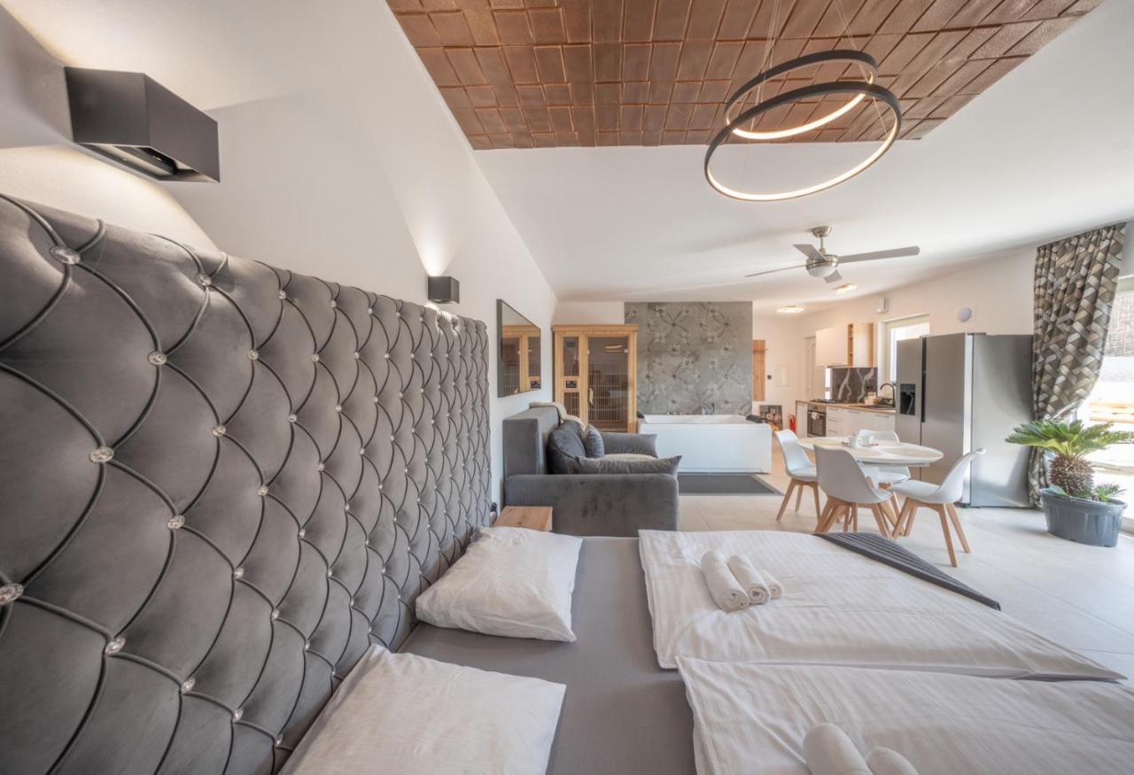 Resort Timaja - Pool, Massage Pool, Sauna Trebnje 外观 照片
